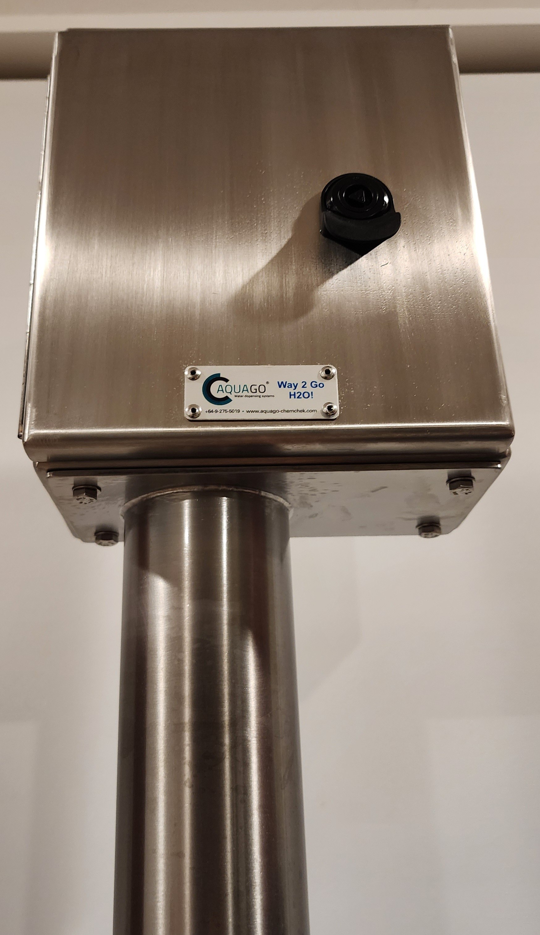 AquaGo 9000 Stainless Steel Sample Post