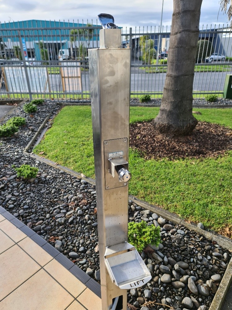 AquaGo CCSSPD Drinking Fountain c/w Dog Bowl